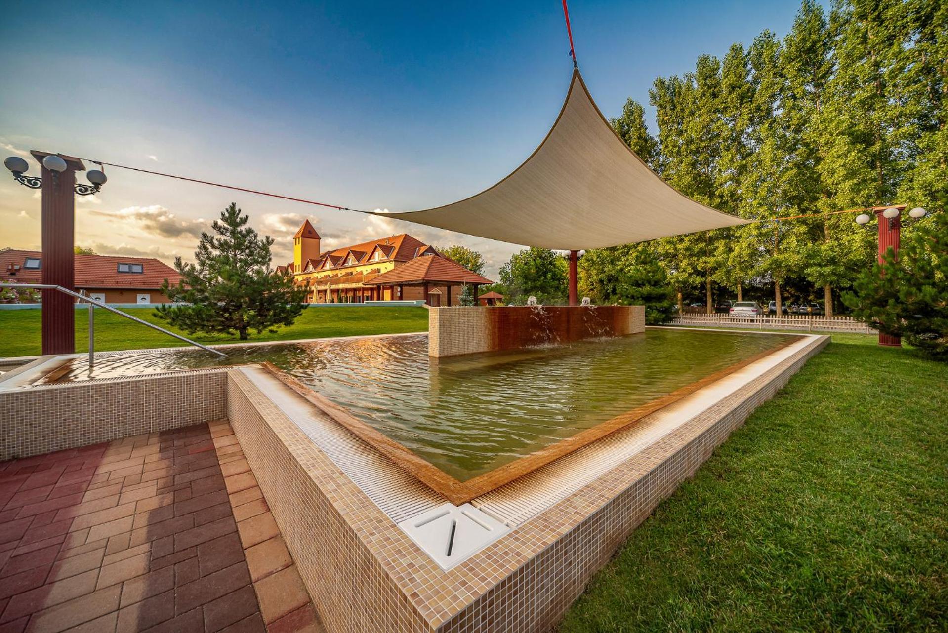Termál Hotel Vesta Tapioszecso Esterno foto