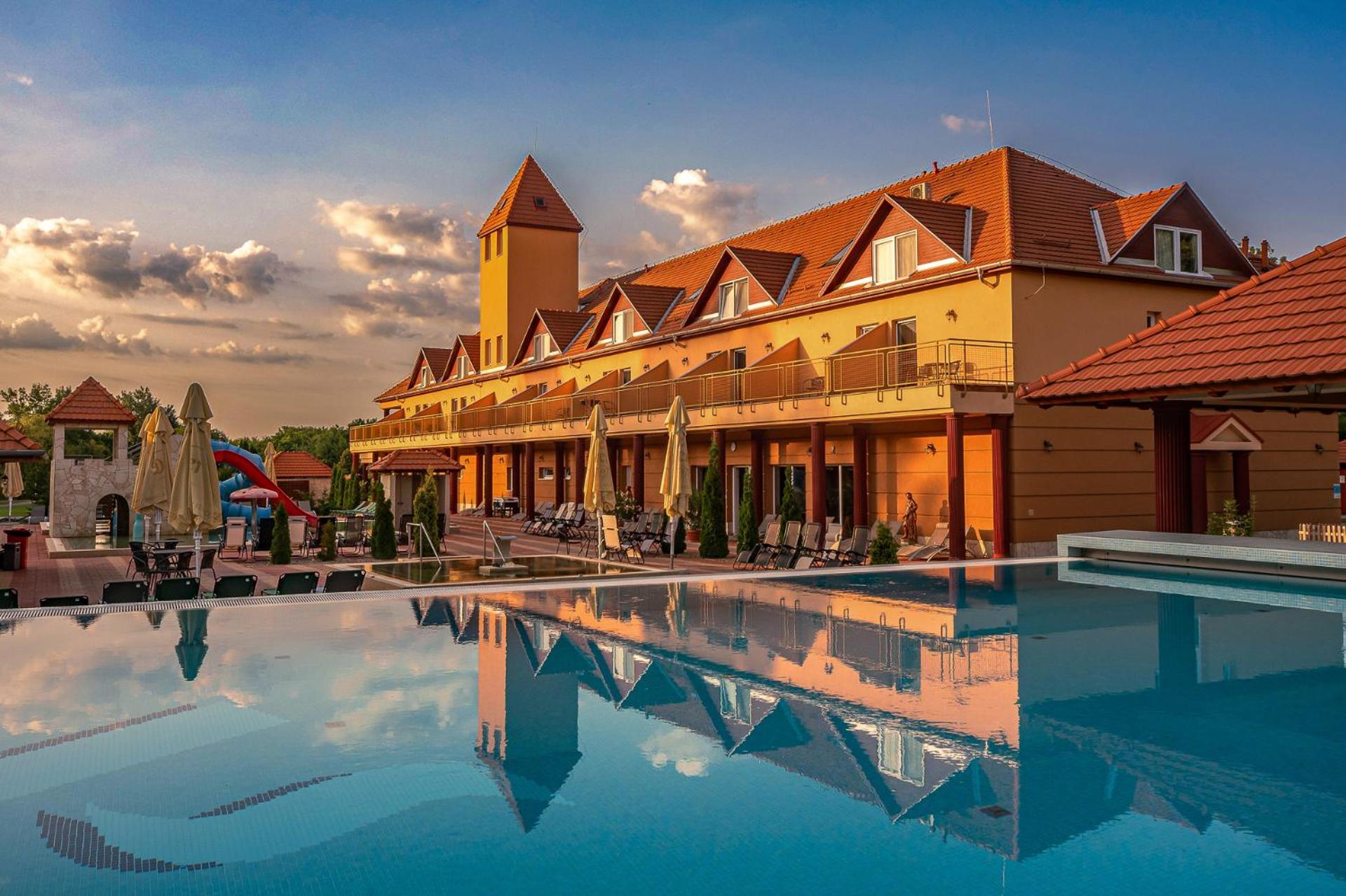 Termál Hotel Vesta Tapioszecso Esterno foto